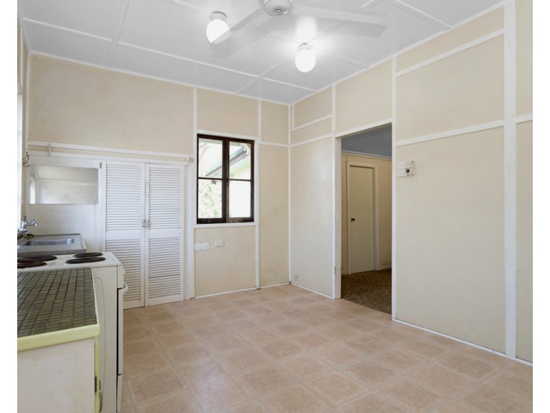 33 Holland Street, West Mackay QLD 4740