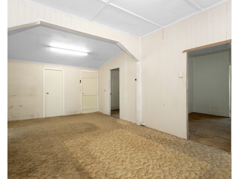 33 Holland Street, West Mackay QLD 4740