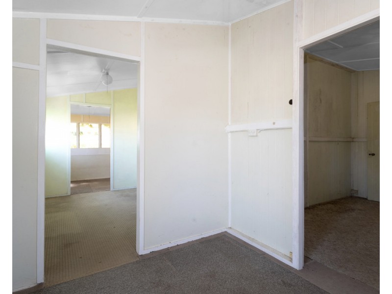 33 Holland Street, West Mackay QLD 4740