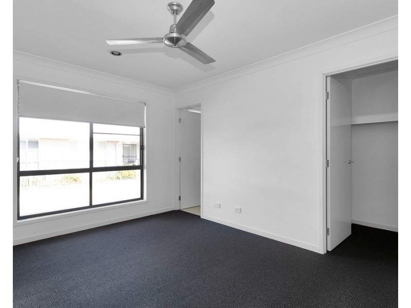 135 Whitehaven Drive, Blacks Beach QLD 4740