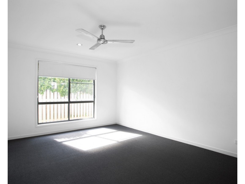 135 Whitehaven Drive, Blacks Beach QLD 4740