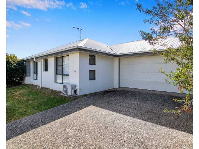 135 Whitehaven Drive, Blacks Beach QLD 4740