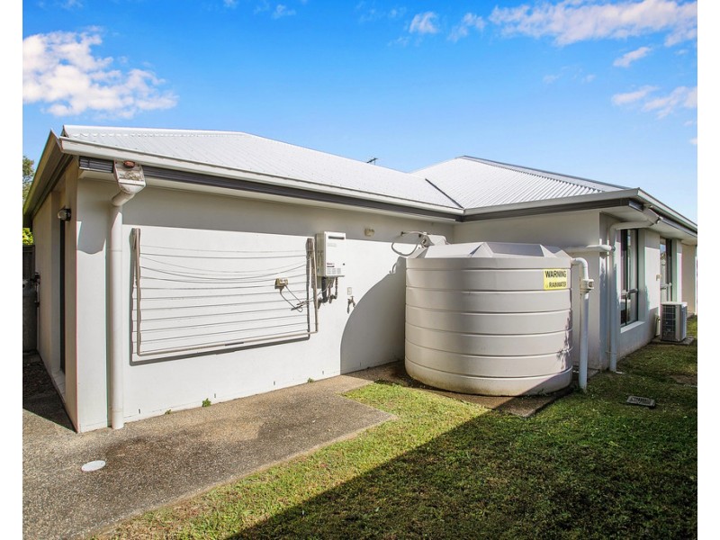 135 Whitehaven Drive, Blacks Beach QLD 4740