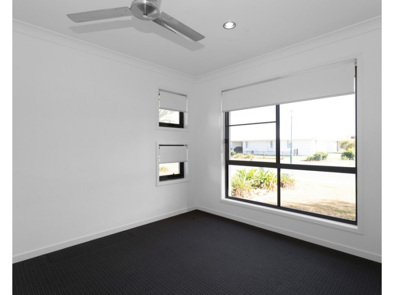 135 Whitehaven Drive, Blacks Beach QLD 4740