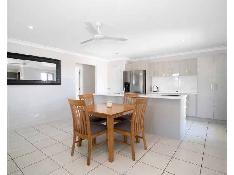 2E Mansfield Drive, Beaconsfield QLD 4740