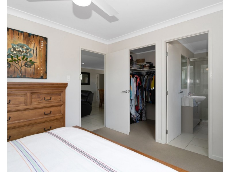 2E Mansfield Drive, Beaconsfield QLD 4740
