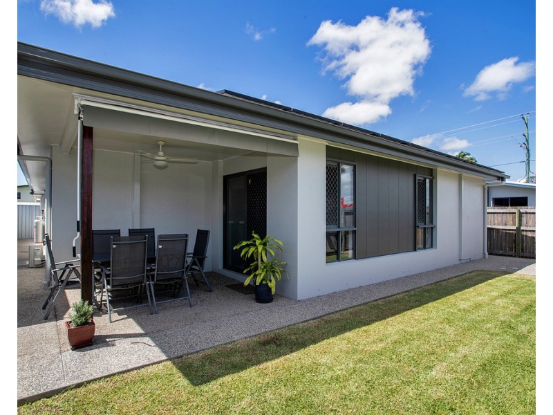 2E Mansfield Drive, Beaconsfield QLD 4740