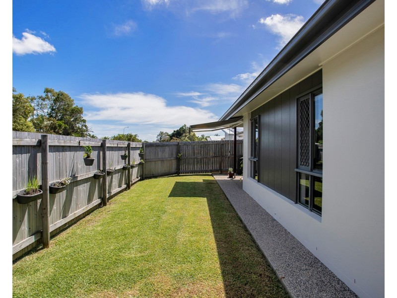 2E Mansfield Drive, Beaconsfield QLD 4740