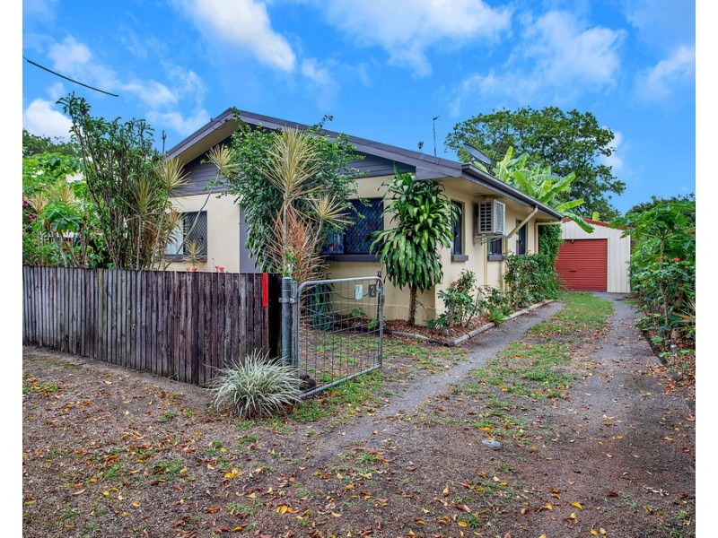2 Drew Street, Finch Hatton QLD 4756