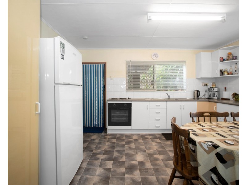 2 Drew Street, Finch Hatton QLD 4756