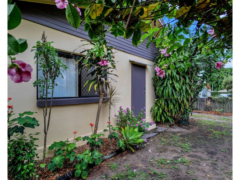 2 Drew Street, Finch Hatton QLD 4756