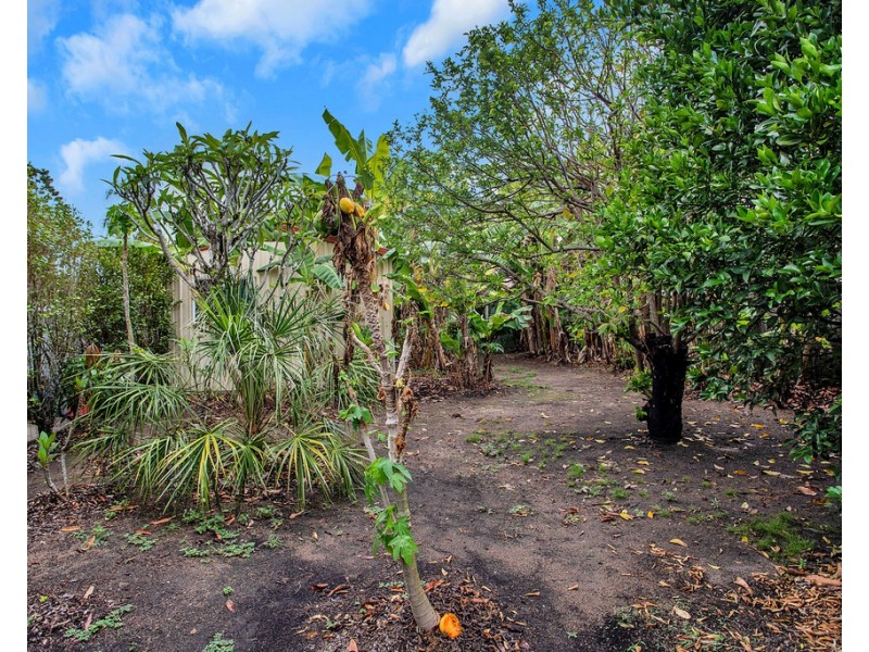 2 Drew Street, Finch Hatton QLD 4756