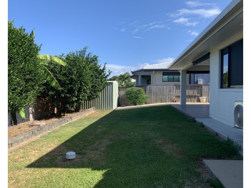 15 Village Circuit, Eimeo QLD 4740