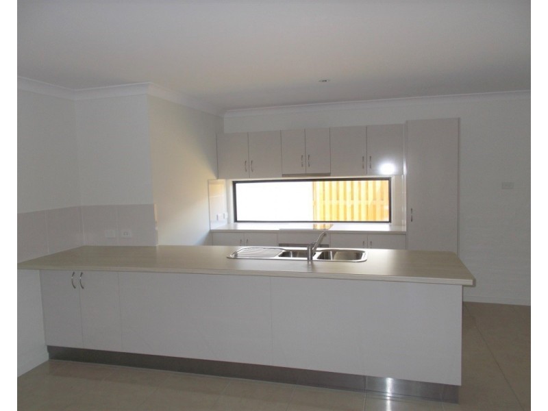 52 Commander Parade, Bucasia QLD 4750