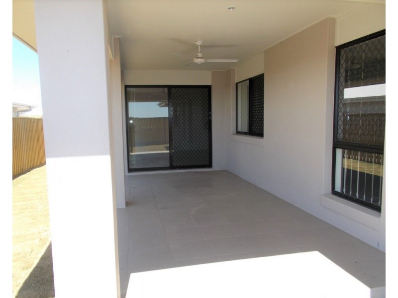 52 Commander Parade, Bucasia QLD 4750