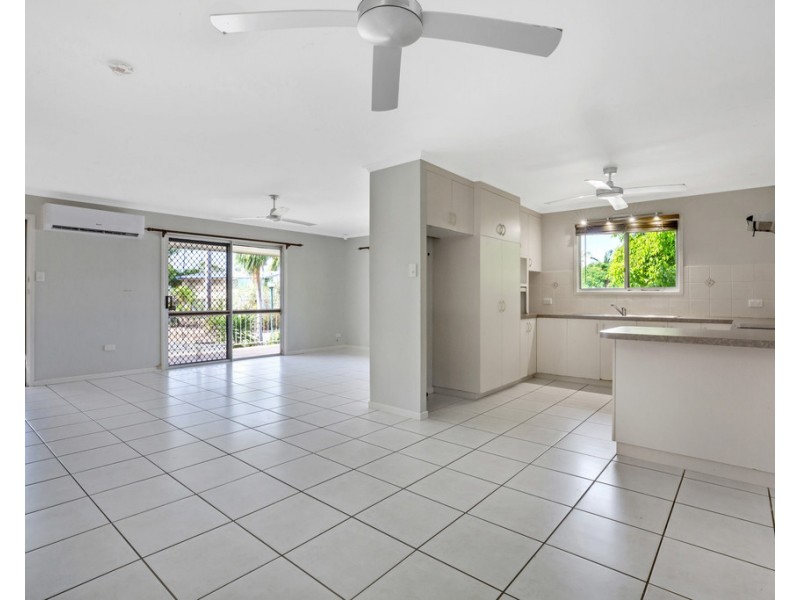 7 Geoffrey Thomas Drive, Bucasia QLD 4750