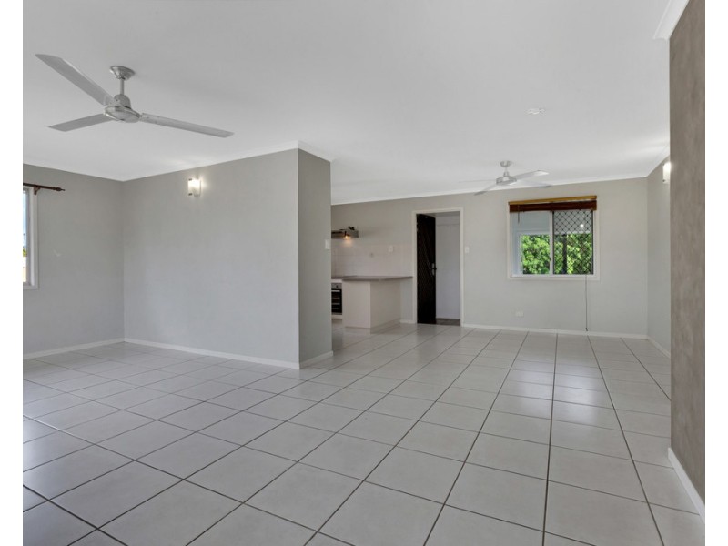 7 Geoffrey Thomas Drive, Bucasia QLD 4750