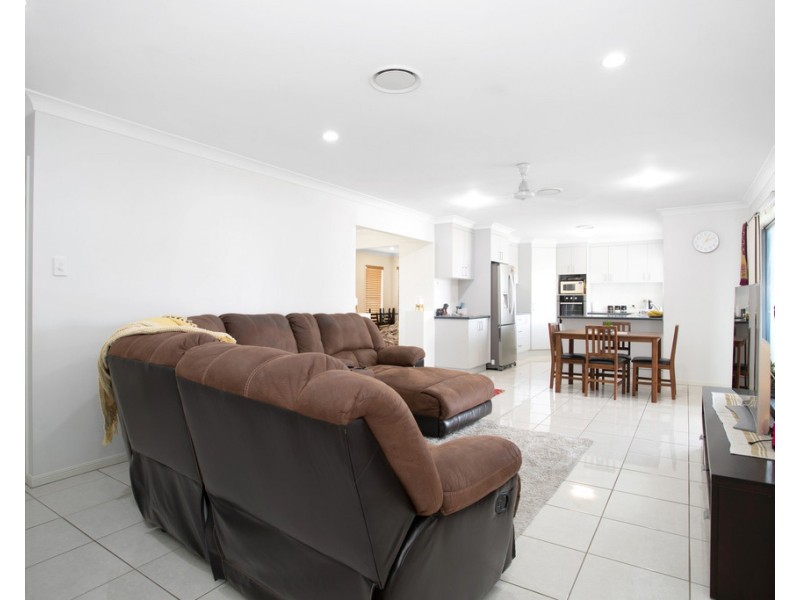 14 Vesta Lane, Ooralea QLD 4740