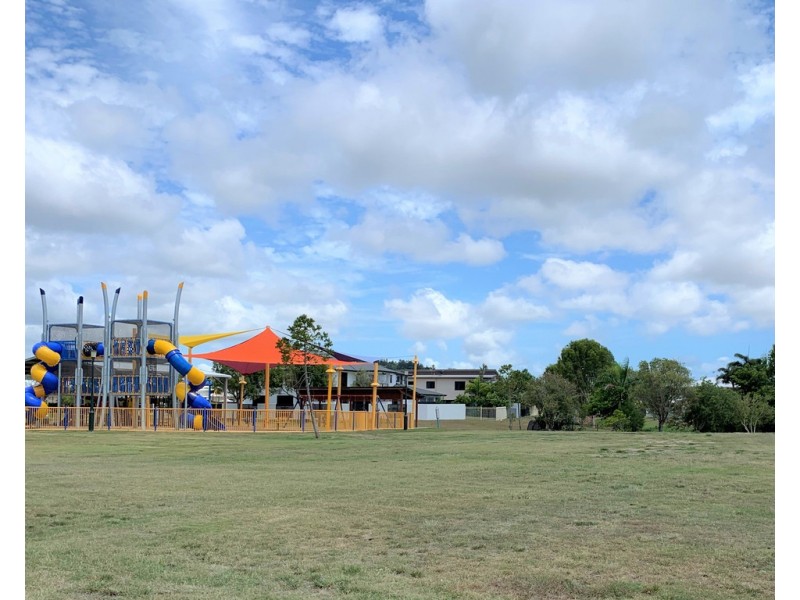 45 Pioneer Street, Glenella QLD 4740