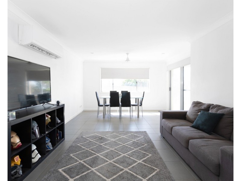 1 and 2/57 Phoenix Crescent, Rural View QLD 4740