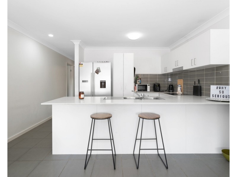 1 and 2/57 Phoenix Crescent, Rural View QLD 4740