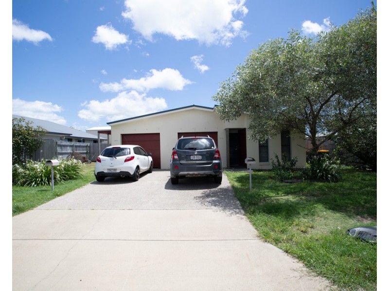1 and 2/57 Phoenix Crescent, Rural View QLD 4740