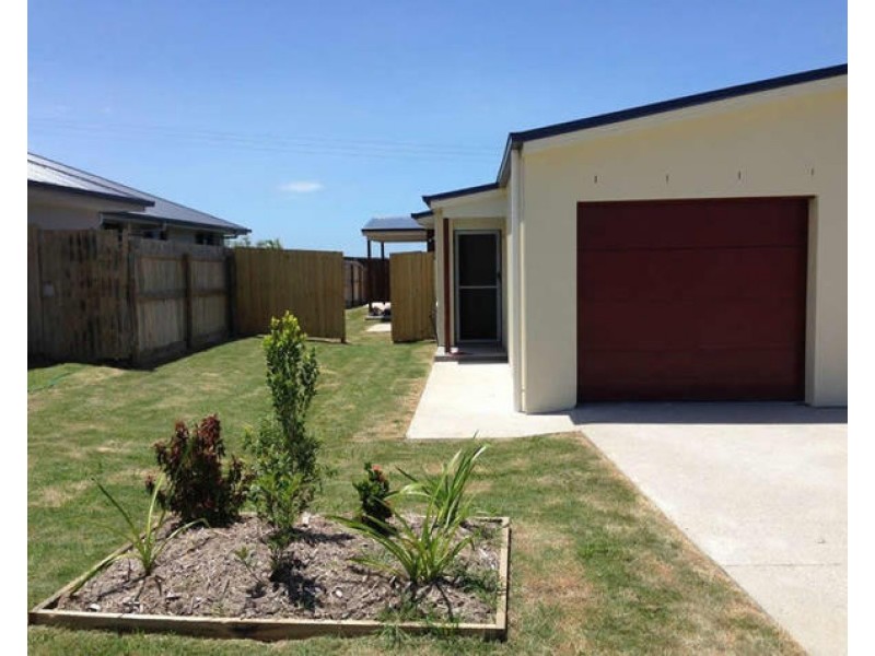1 and 2/57 Phoenix Crescent, Rural View QLD 4740