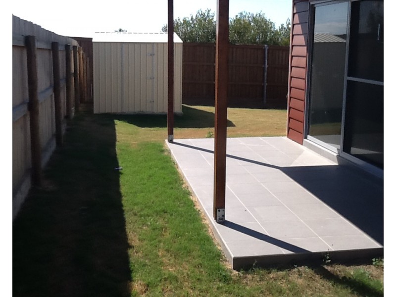 1 and 2/57 Phoenix Crescent, Rural View QLD 4740