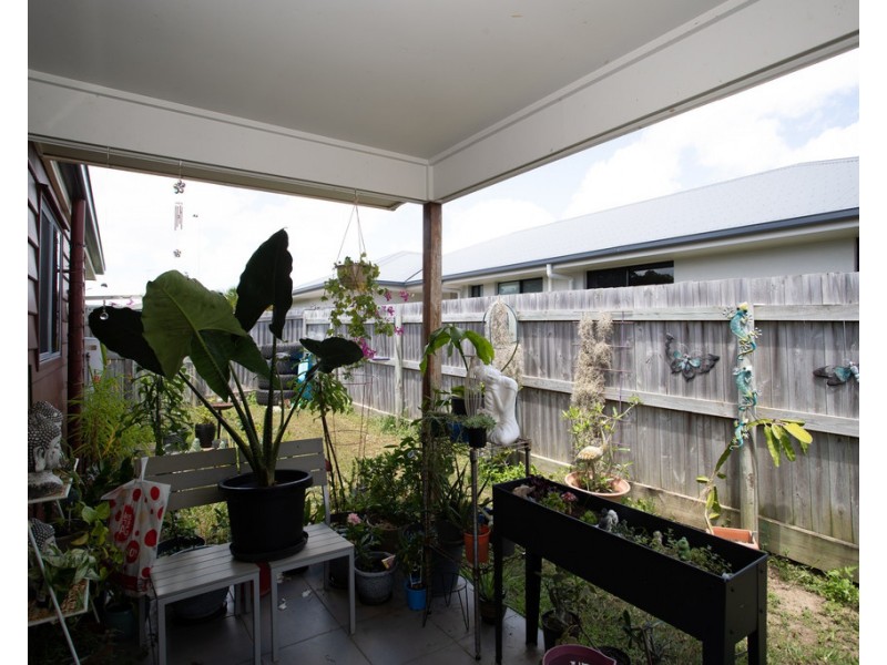 1 and 2/57 Phoenix Crescent, Rural View QLD 4740