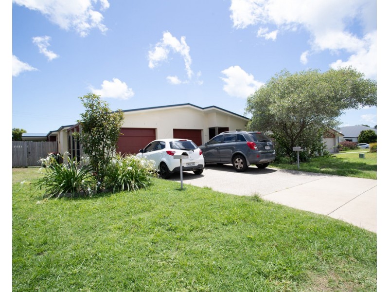 1 and 2/57 Phoenix Crescent, Rural View QLD 4740