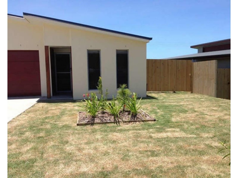 1 and 2/57 Phoenix Crescent, Rural View QLD 4740