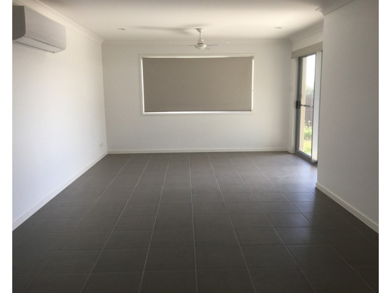 1 and 2/57 Phoenix Crescent, Rural View QLD 4740