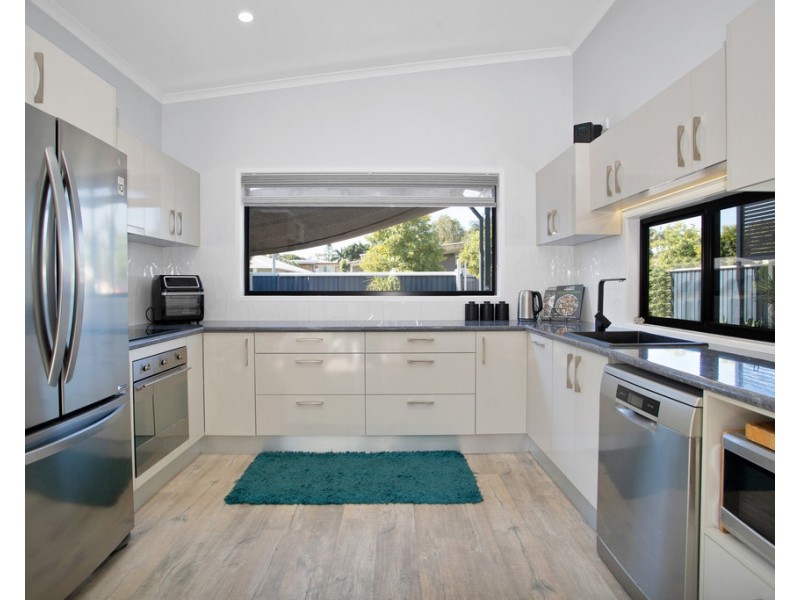 9 Jennifer Court, Bucasia QLD 4750