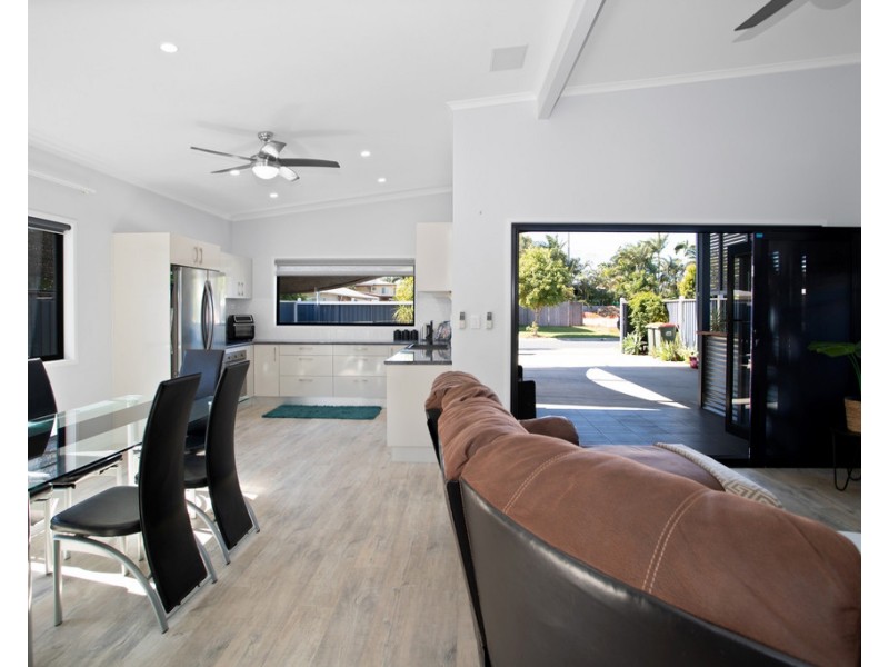 9 Jennifer Court, Bucasia QLD 4750
