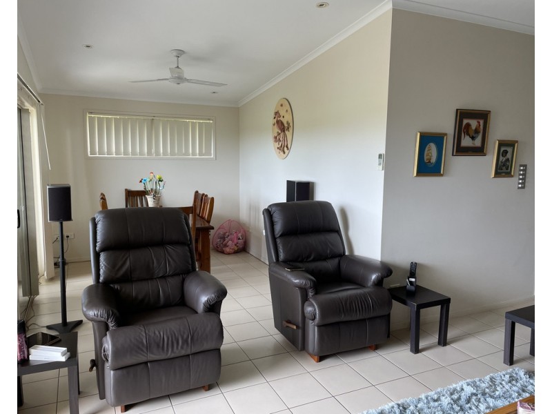 2/11 Collins Court, Eimeo QLD 4740
