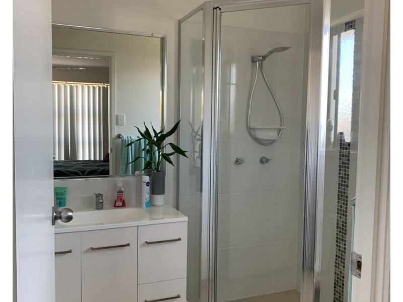 29 Eales Road, Rural View QLD 4740