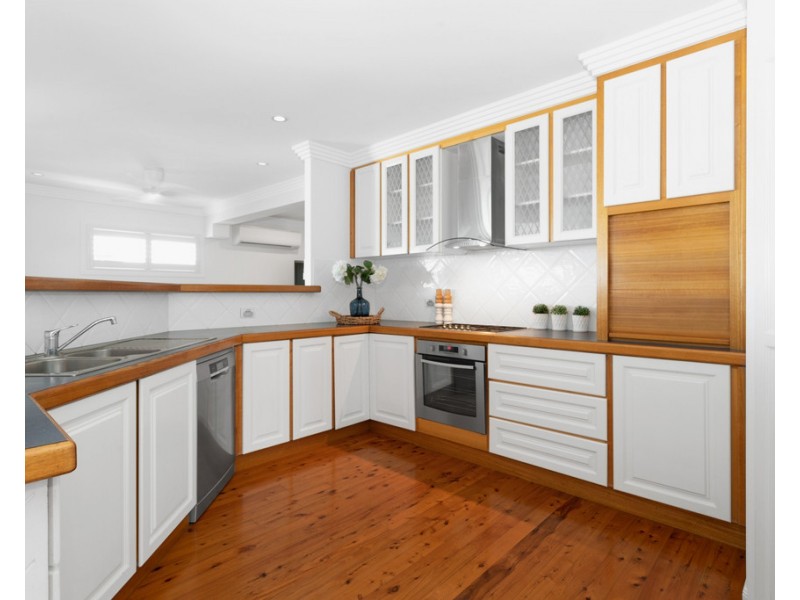 6 Jade Court, Glenella QLD 4740