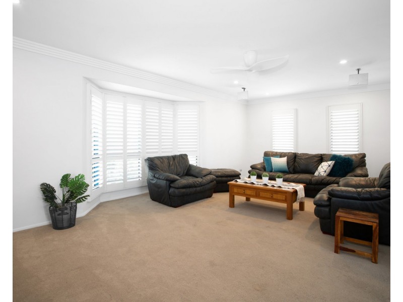 6 Jade Court, Glenella QLD 4740