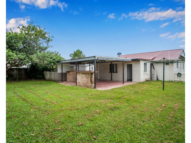 24 Adrian Street, West Mackay QLD 4740