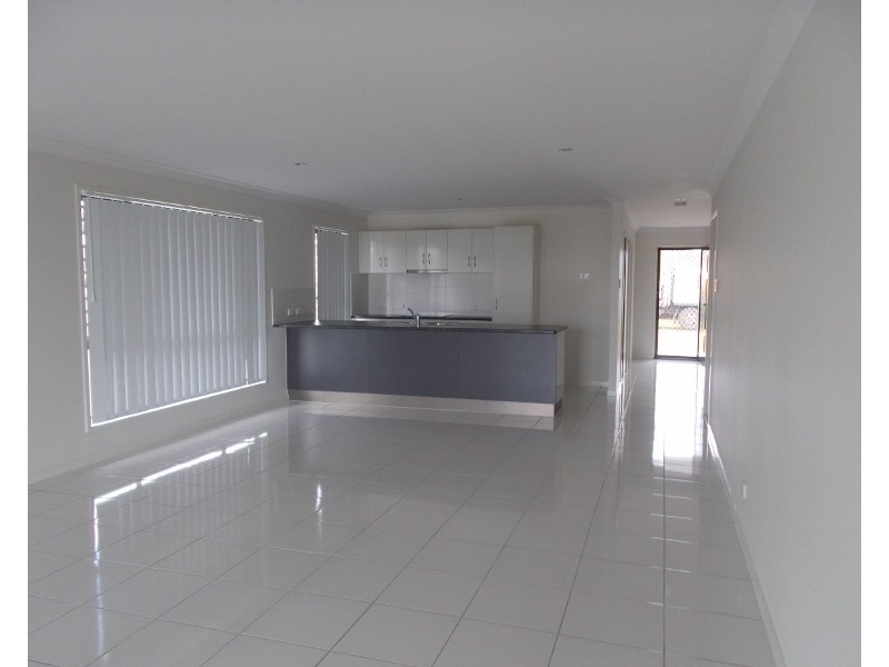 22 Hinkler Court, Rural View QLD 4740