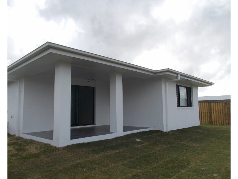 22 Hinkler Court, Rural View QLD 4740