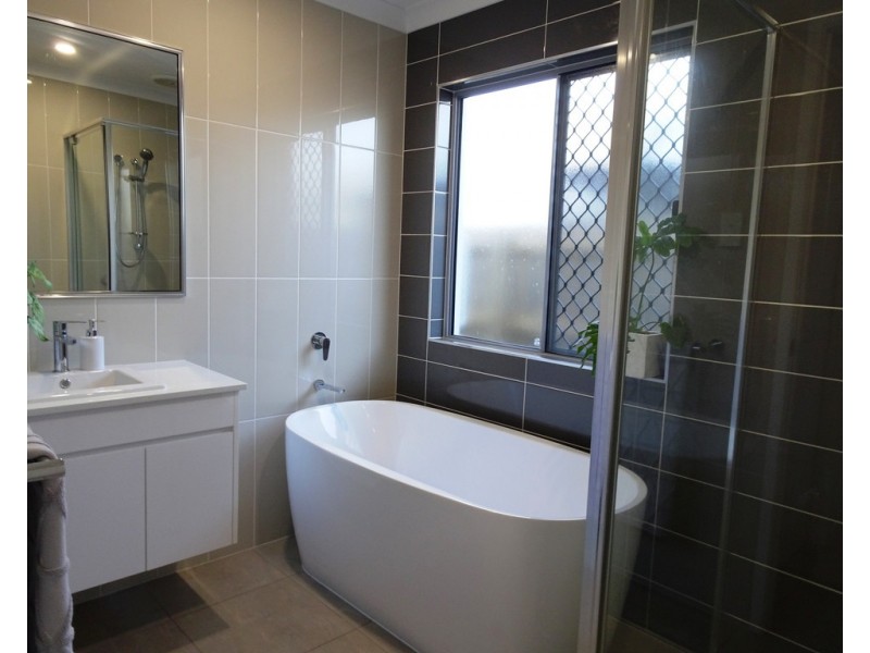 51 Primavera Blvd, Beaconsfield QLD 4740