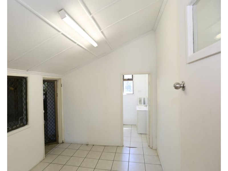 11 Canberra Street, North Mackay QLD 4740