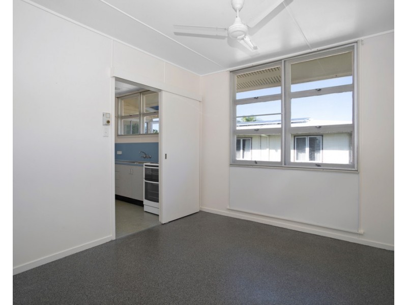8 Robinson Street, North Mackay QLD 4740