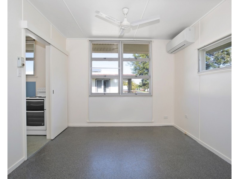 8 Robinson Street, North Mackay QLD 4740