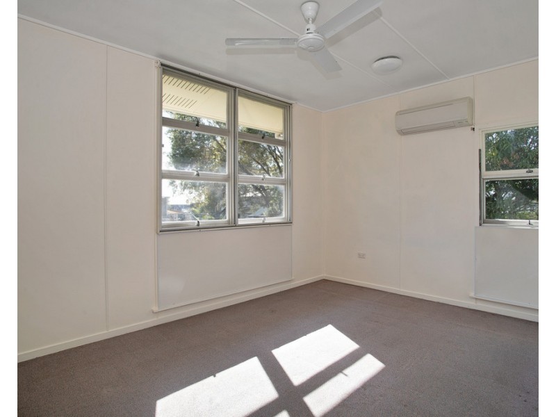 8 Robinson Street, North Mackay QLD 4740