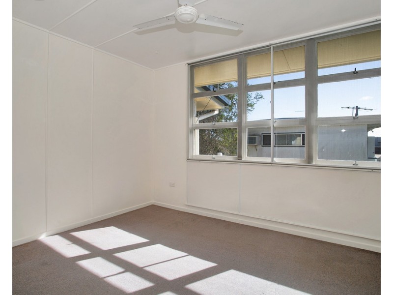 8 Robinson Street, North Mackay QLD 4740