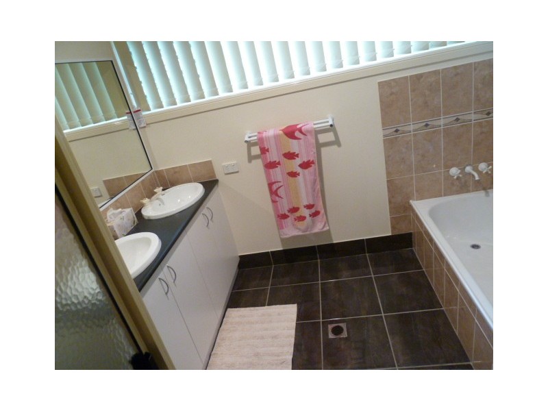 28 McCormack Avenue, Rural View QLD 4740