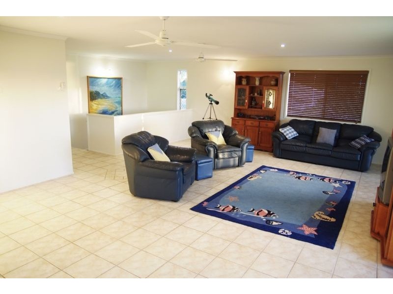 10 Hawk Street, Slade Point QLD 4740