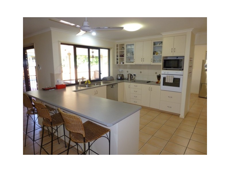 42 Kidston Ave, Rural View QLD 4740